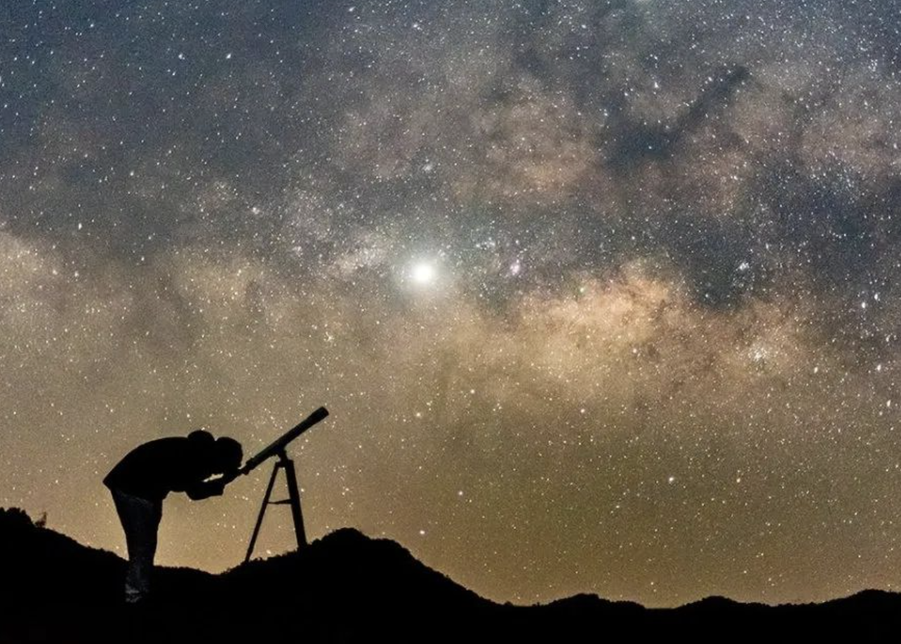 Stargazing under dark Patagonian skies — Sendero Sur